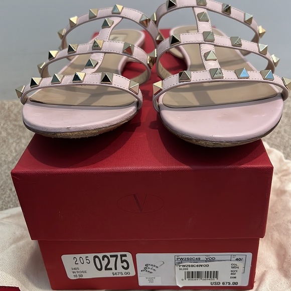 ROSE PINK VALENTINO ROCKSTUD SLIDES 💖 - Picture 2 of 5